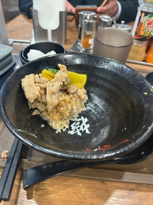 少ないが残っている丼